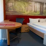 Waldhotel Gelaender Schernfeld