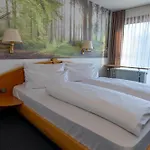 Waldhotel Gelaender فندق Schernfeld