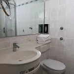 Waldhotel Gelaender فندق