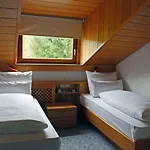 Waldhotel Gelaender فندق