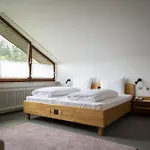 Waldhotel Gelaender Schernfeld