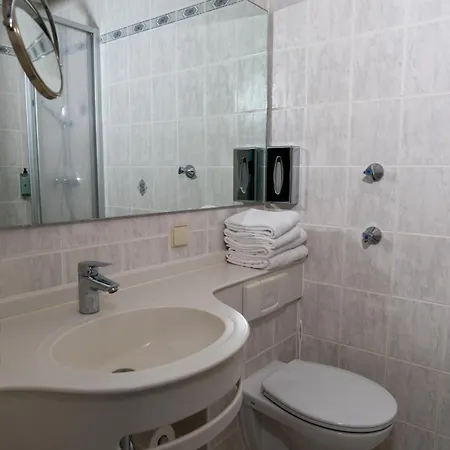 Wald- Und Tagungshotel Gelaender Otel