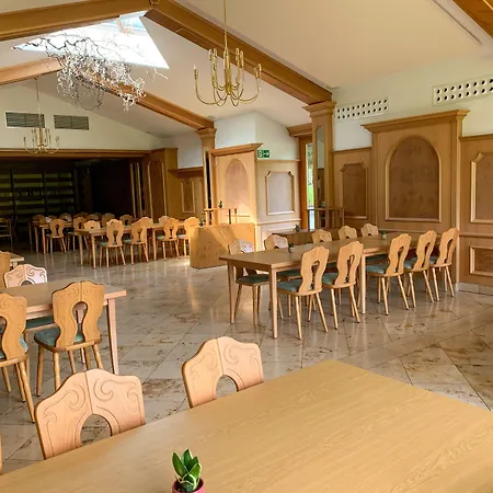 Waldhotel Gelaender Schernfeld