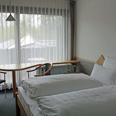 Waldhotel Gelaender فندق