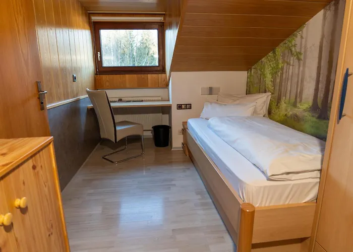 Waldhotel Gelaender Schernfeld